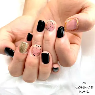 ネイル S LOUNGE NAIL所属・パーツたくさん🍓 SUMIのネイルデザイン