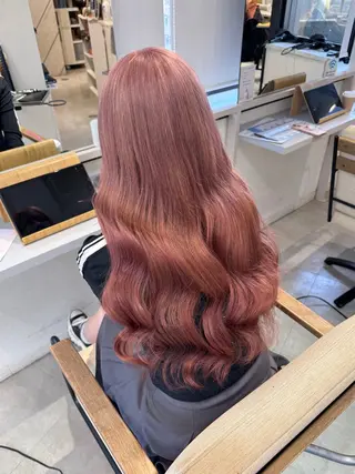 ロング カラー fuka/梅田/ ミルクティーベージュのヘアスタイル