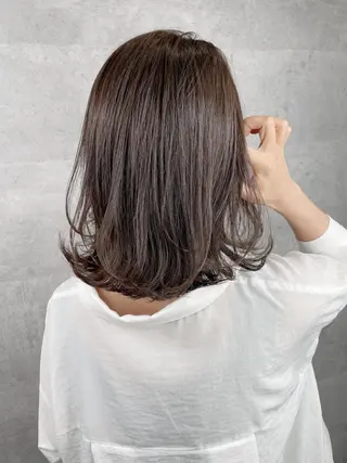 ミディアム _WHITE+ 南海難波店のヘアスタイル