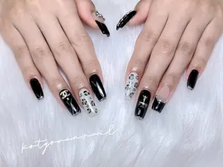 ロング カラー パーマ ヘアアレンジ キッズ ネイル マツエク・マツパ アイブロウ モナ& ミユのネイルデザイン