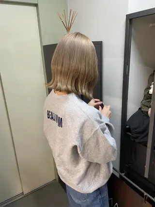 ショート カラー カットモデル/ ハイトーン/ゆうあのヘアスタイル