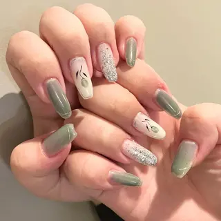 ネイル ウシク ミユキのネイルデザイン