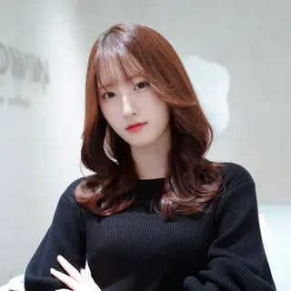 セミロング 郷頭元太/レイヤー /透ける艶カラーのヘアスタイル