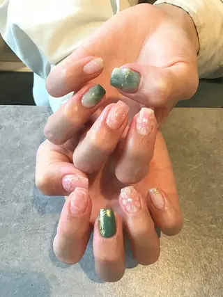 ネイル Nest 岩崎のネイルデザイン