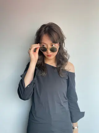 ミディアム 佐伯 和佳のヘアスタイル