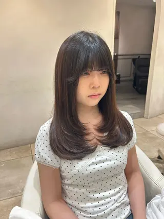 ロング レイヤーカット/ 透明感カラー/カナのヘアスタイル