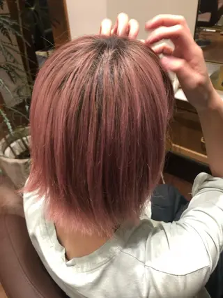 ショート カラー DEE okazakiのヘアスタイル