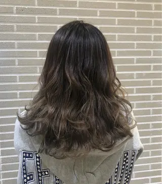 セミロング 植田 菜月のヘアスタイル