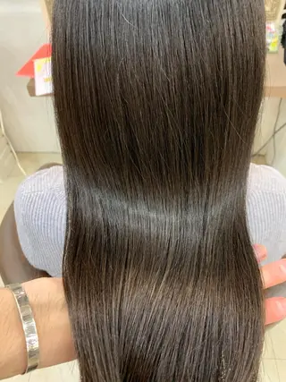 ロング 早坂 裕真のヘアスタイル