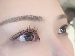 パーマ beauty curl+ plusなんば店所属・beautycurl +なんば店のマツエク・マツパデザイン