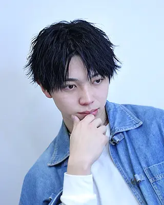 パーマ メンズ ラウンドマッシュ/ フェザーショート大阪のヘアスタイル