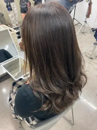 セミロング mio/⭐︎ ブリーチ指名No.1のヘアスタイル