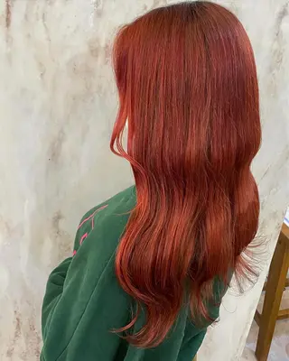 ロング カラー emotion所属・なつき/派手髪カラー /艶髪カラーのヘアスタイル