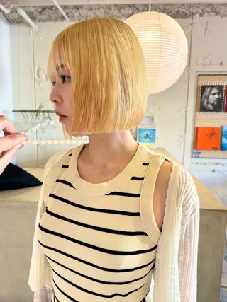 ショート カラー Loom.所属・村上雅人 ナチュラルモードのヘアスタイル