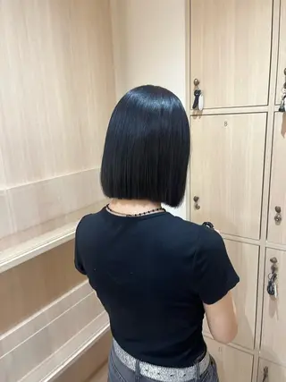 ミディアム カラー 岡田 梨紗のヘアスタイル