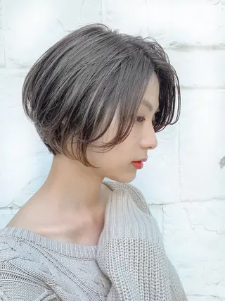 ショート カラー ショートパーマ カットモデルのヘアスタイル