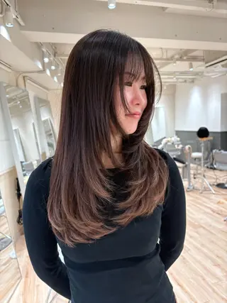 ロング 与那嶺 亜美のヘアスタイル