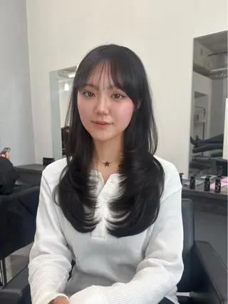 ロング レイヤー・ブリーチ kiyotoshiのヘアスタイル