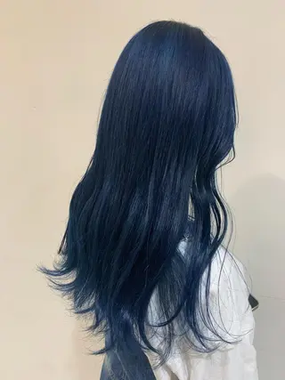 ロング カラー 青柳 有咲のヘアスタイル
