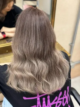 セミロング ショーヤ/ブリーチ /バレイヤージュのヘアスタイル