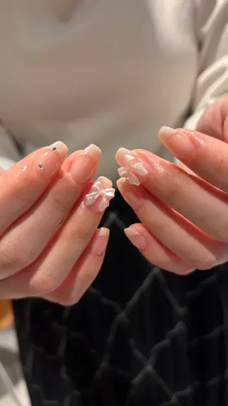 ネイル 𝑟𝑖𝑠𝑎 🕯‎🤍のネイルデザイン