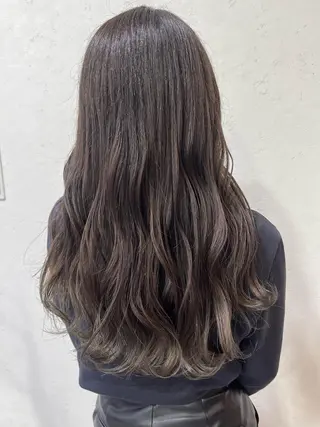 ロング カラー mana .のヘアスタイル