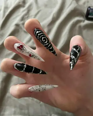 ネイル Queen Nail 柏店　クイーンネイルのネイルデザイン