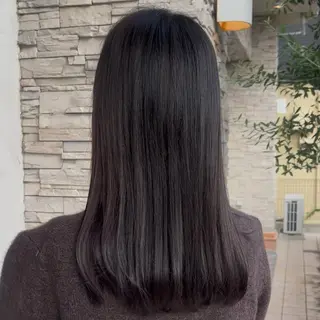 セミロング カラー 宮澤 弥湖のヘアスタイル