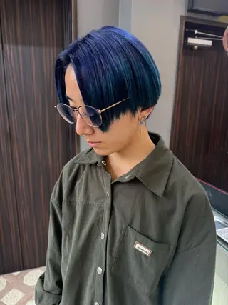 カラー メンズ 赤みなしオリーブ ハイトーン×レイヤーのヘアスタイル