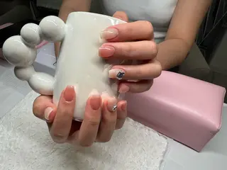 ネイル 長さだし専門店）H‘ami nailsalon新大久保所属・金子 希のネイルデザイン