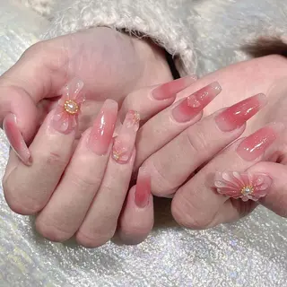 ネイル Queens テイのネイルデザイン