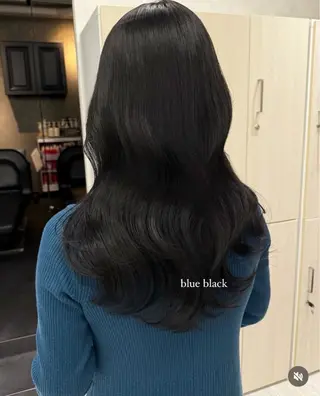 カラー 𝓝𝓞𝓐🌹✨️ ツヤ髪/髪質改善のヘアスタイル