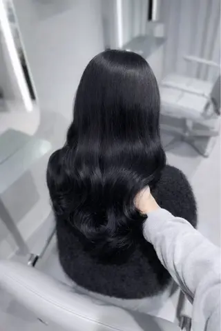 ロング 谷 ほのかのヘアスタイル