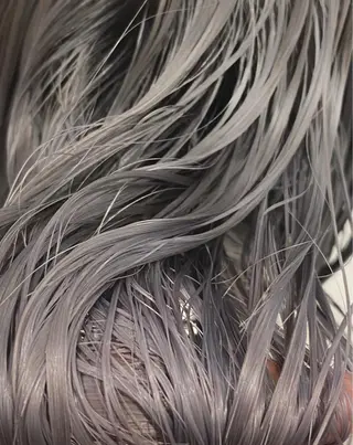 ショート カラー hair salon dot.tokyo color所属・MANAMI 🥀ウルフカットのヘアスタイル