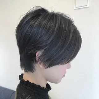 ショート カラー 小濱 秀人のヘアスタイル