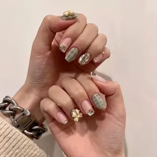 ネイル 黒葛原 めぐみのネイルデザイン