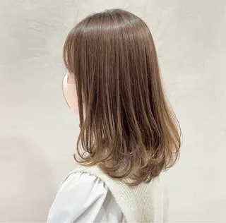 セミロング カラー ✨️赤み消しカラー/ ミルクティーベージュのヘアスタイル