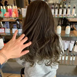 セミロング ému エミュ　hair &spa所属・近藤 みゅうまのヘアスタイル