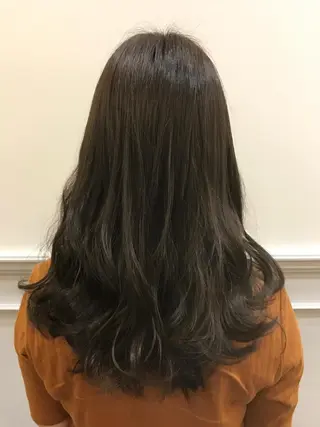 セミロング カラー ひろせ かなのヘアスタイル