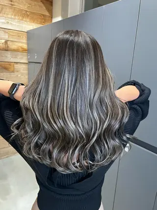 セミロング 🇺🇸ハイライト特 化美容師🇺🇸漆沢のヘアスタイル