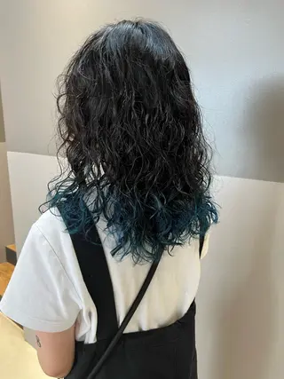 カラー パーマ 石塚 健汰のヘアスタイル