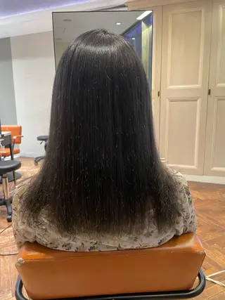 ミディアム 頭から整える美容師 松田のヘアスタイル