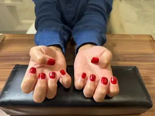 ネイル エーナイン　イオンモール苫小牧店所属・尾﨑 梨緒のネイルデザイン