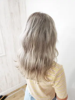 カラー デザインカラー 小西勇次のヘアスタイル