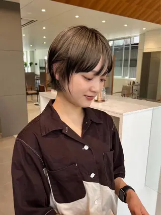 ショート カラー 高発色ブリーチ/ ハイレイヤー🪽aiのヘアスタイル