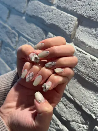 セミロング m kaori𓃟のネイルデザイン