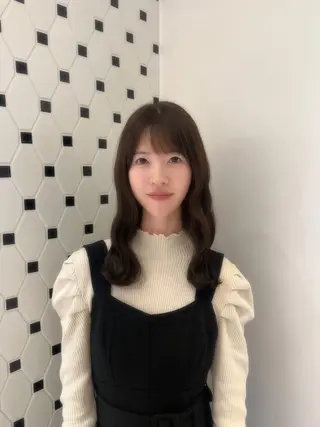 セミロング カラー ヘアアレンジ 顔周り/透明感/銀座 🩵りのせのヘアスタイル