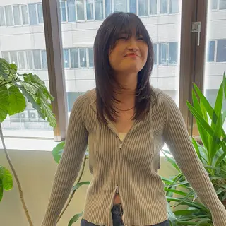 セミロング カラー ヒナゴ トヨカズのヘアスタイル