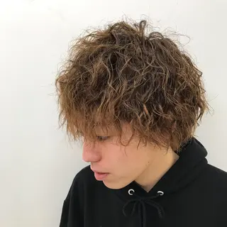 ミディアム メンズ ブリーチカラー/ 岩破瑞希のヘアスタイル