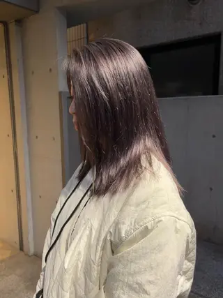 ミディアム NERO 眞下秋歩のヘアスタイル